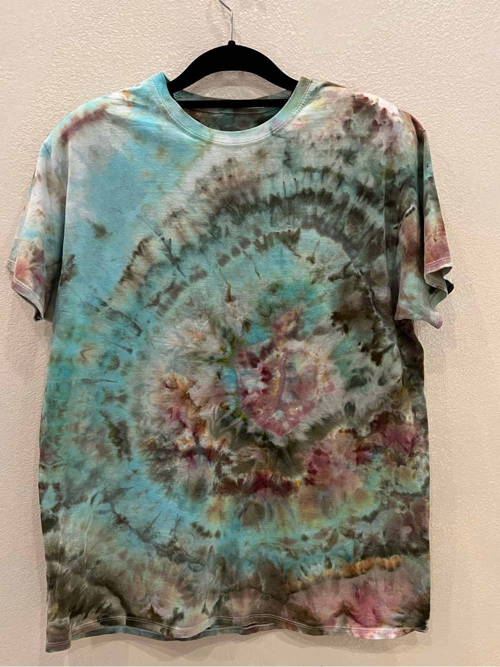 Tie-Dye Short Sleeve Crewneck T-Shirt - Aqua Multi size large never worn